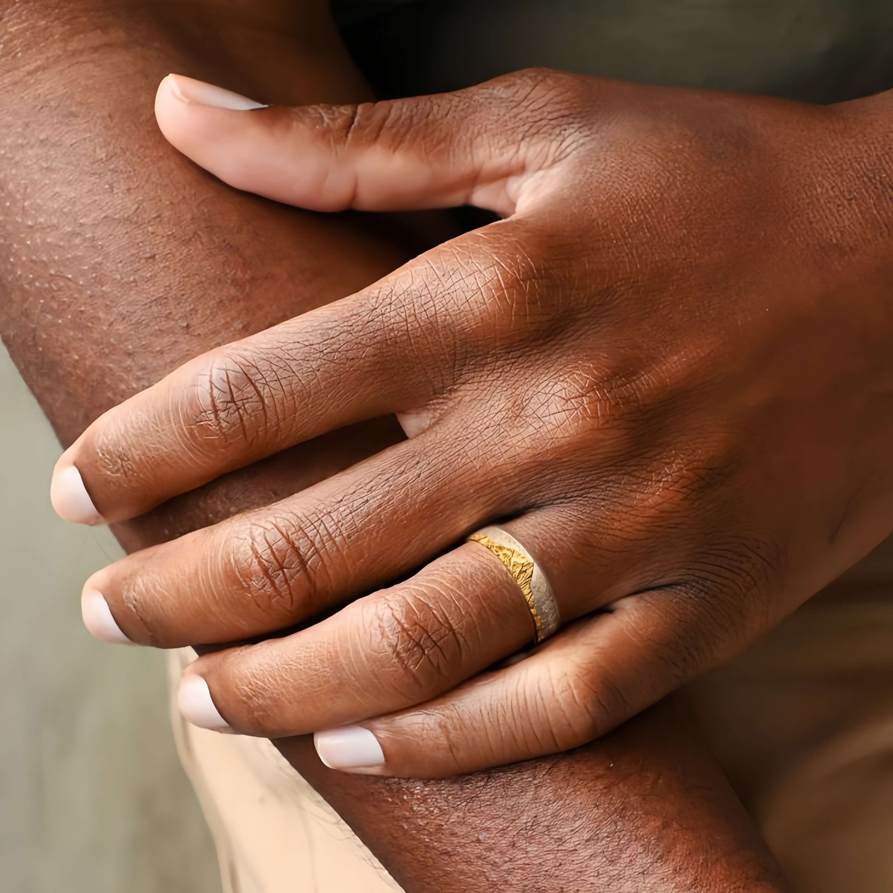 【Mt. Shasta】Hand-Engraved Mount Mens/Womens Wedding Ring