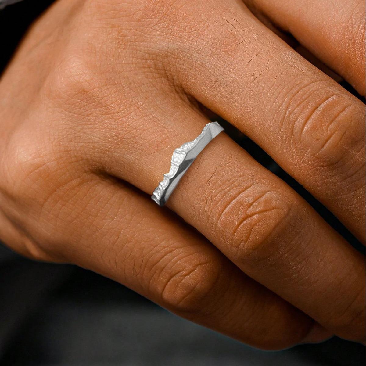 【Mt. Shasta】 Hand-Engraved Rersonalized Mount Ring
