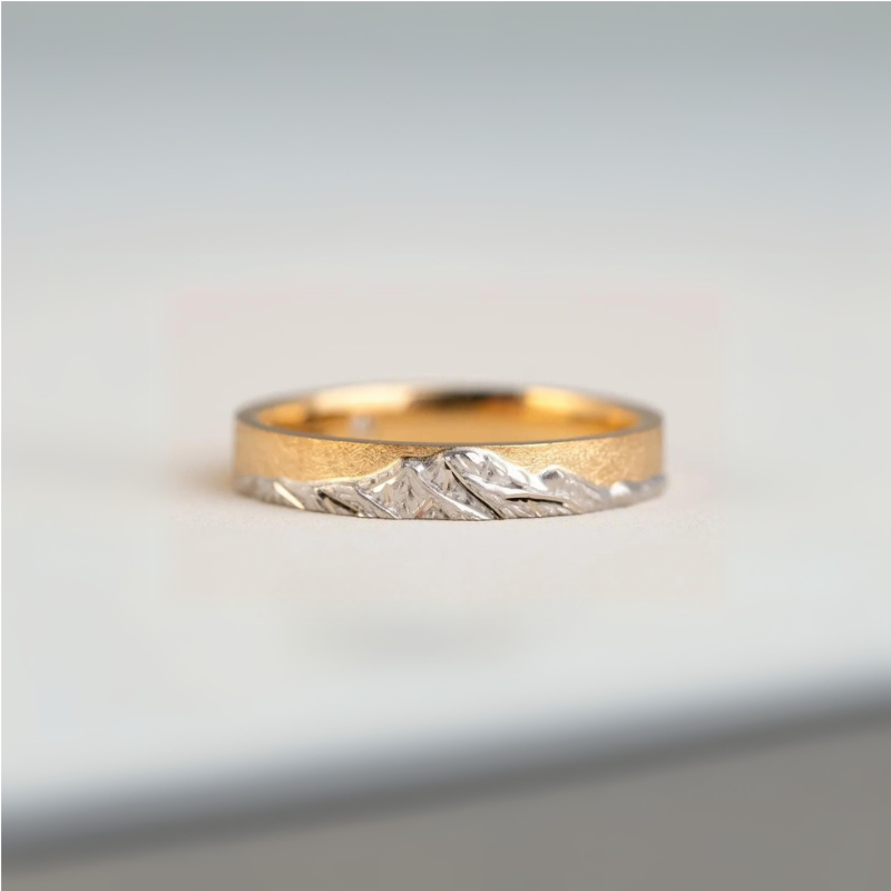 【Mt. Rainier】 Gold Hand-Engraved Mount Wedding Ring