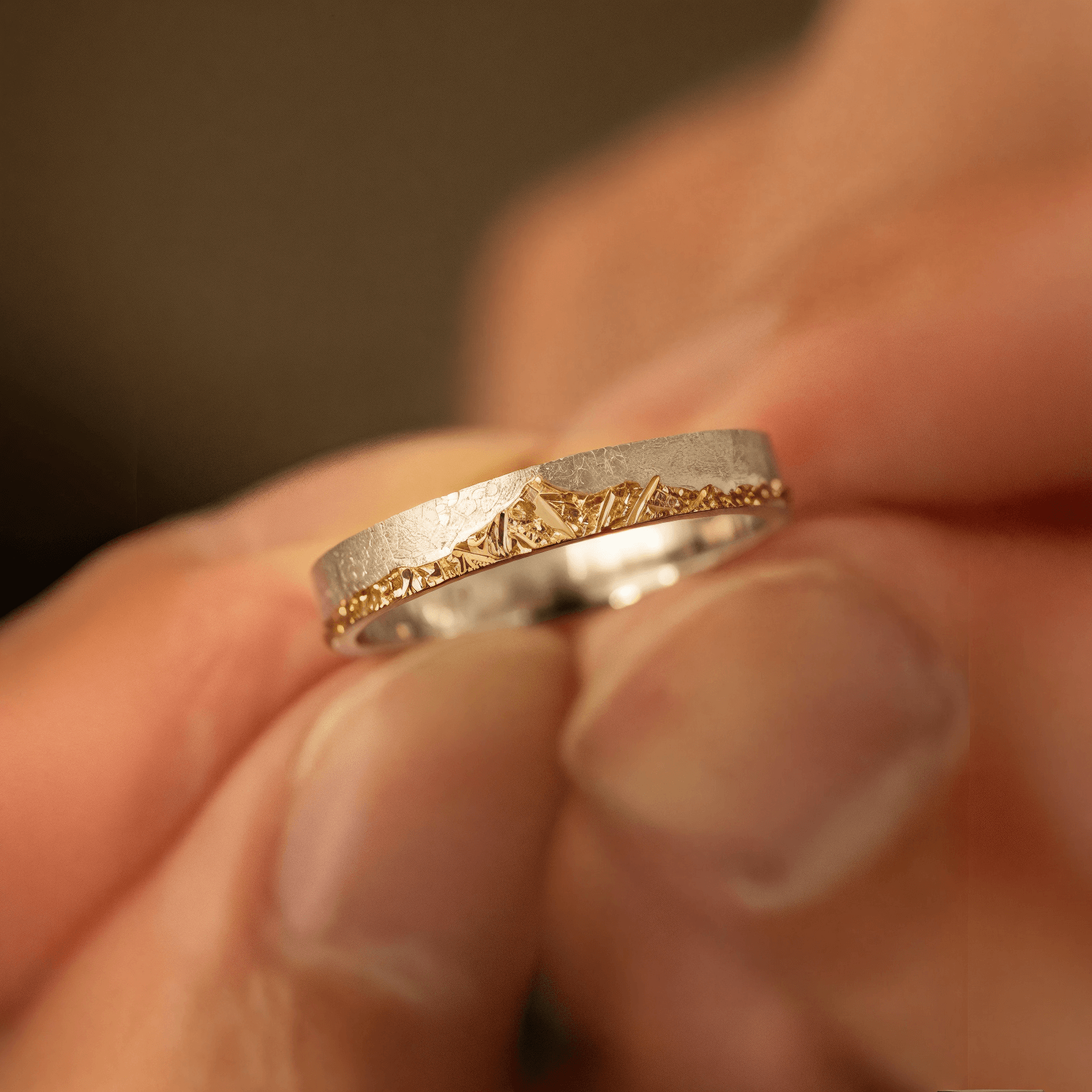 【Mt. Saint Elias】 Hand-Engraved Mount Mens/Womens Wedding Ring