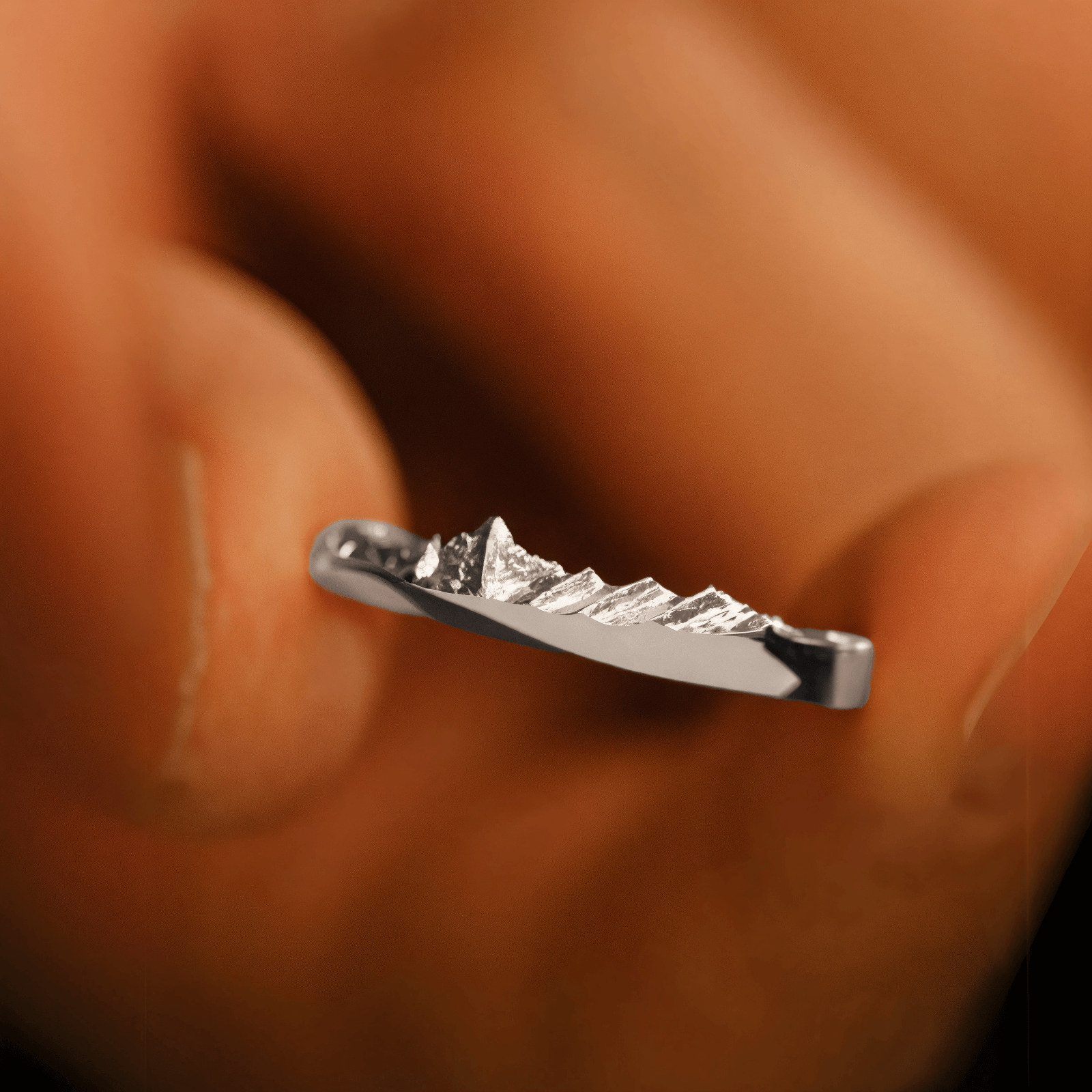 【Mt. Whitney】 Hand-Engraved Mount Mens/Womens Wedding Ring