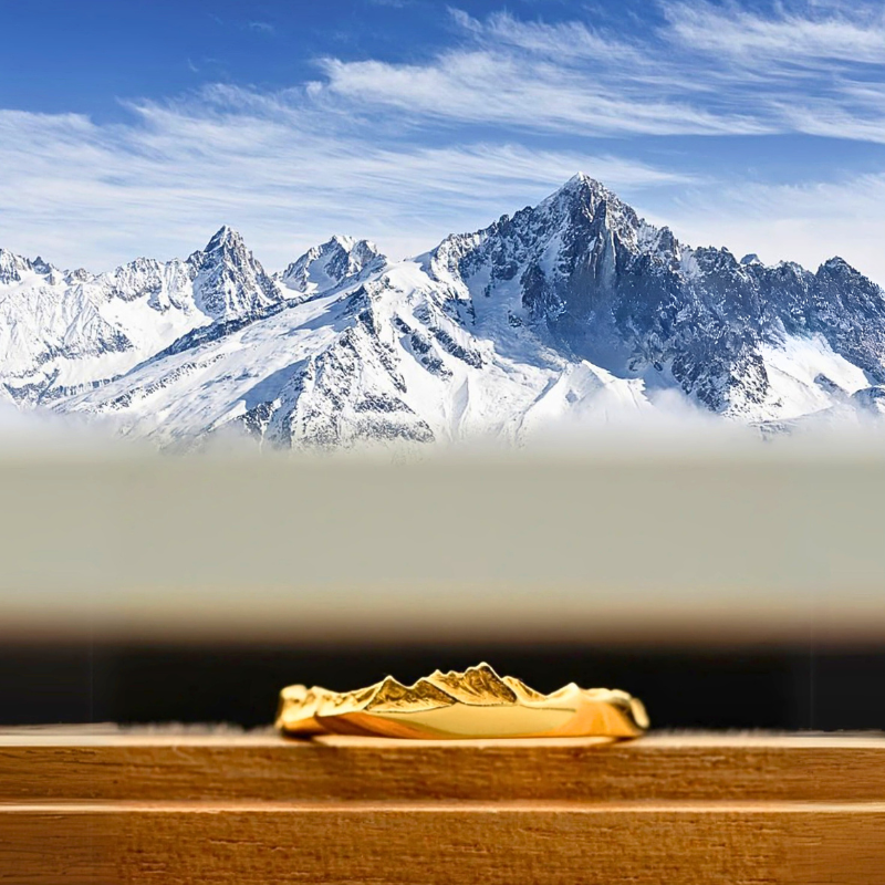 【Mont Blanc】Gold Hand-Engraved Mount Wedding Ring