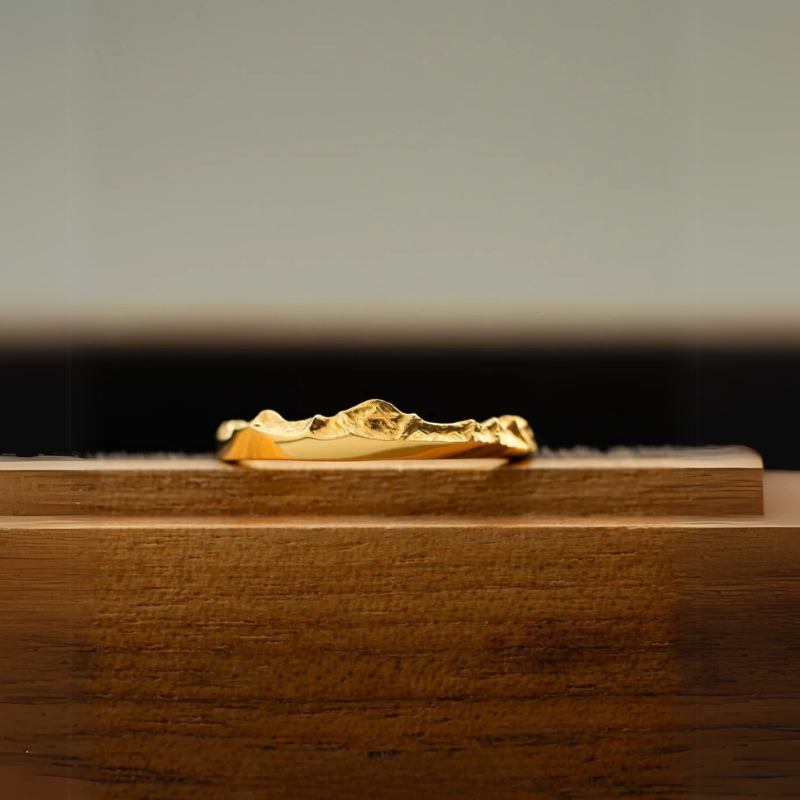 【Mt. Kailash】Gold Hand-Engraved Mount Wedding Ring