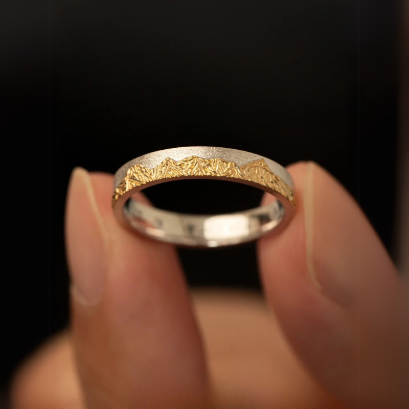 【Mt. Logan】 Hand-Engraved Mount Mens/Womens Wedding Ring