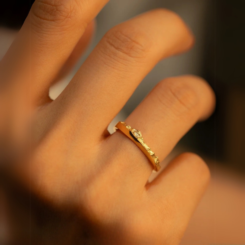 【Mt. Kailash】Gold Hand-Engraved Mount Wedding Ring