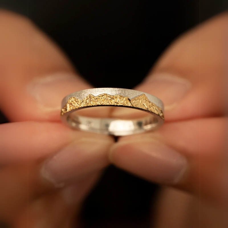 【Mt. Logan】 Hand-Engraved Mount Mens/Womens Wedding Ring