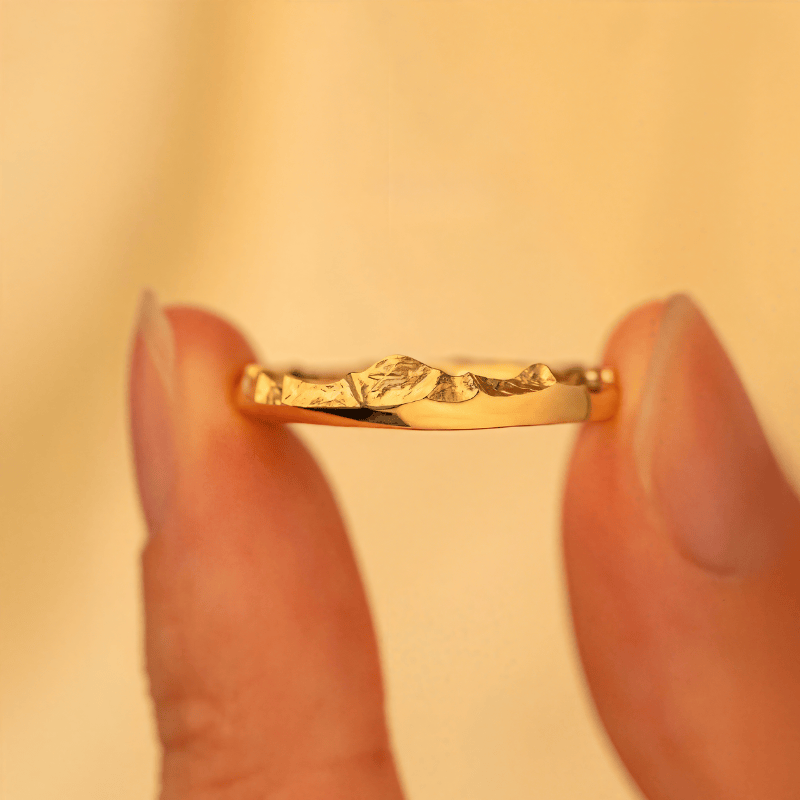 【Mt. Denali】Gold Hand-Engraved Mount Wedding Ring